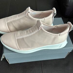 Ecco Women's Dusty pink Slip-On Sneakers EUR41 US 10